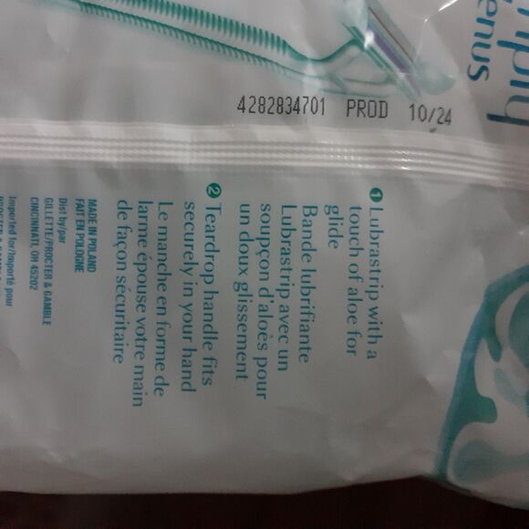 (2) Gillette Simply Venus Disposable Razors - 9 Per Pack (18 Total) 2 Blades NEW - Picture 3 of 10